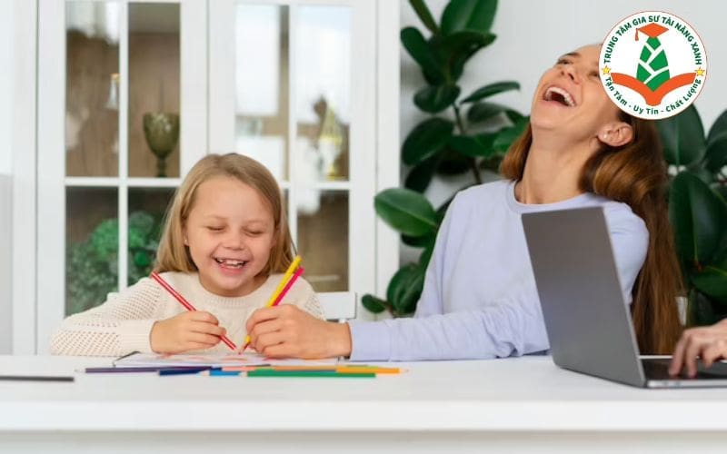 Học sinh cảm thấy thích thú và thoải mái khi học cùng gia sư trẻ