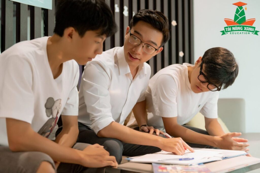 Gia sư dạy kèm lớp 12
