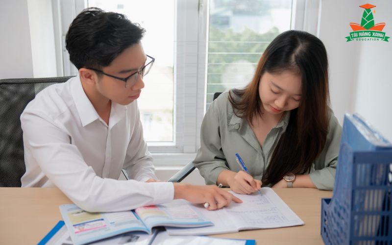 Gia sư dạy kèm lớp 12