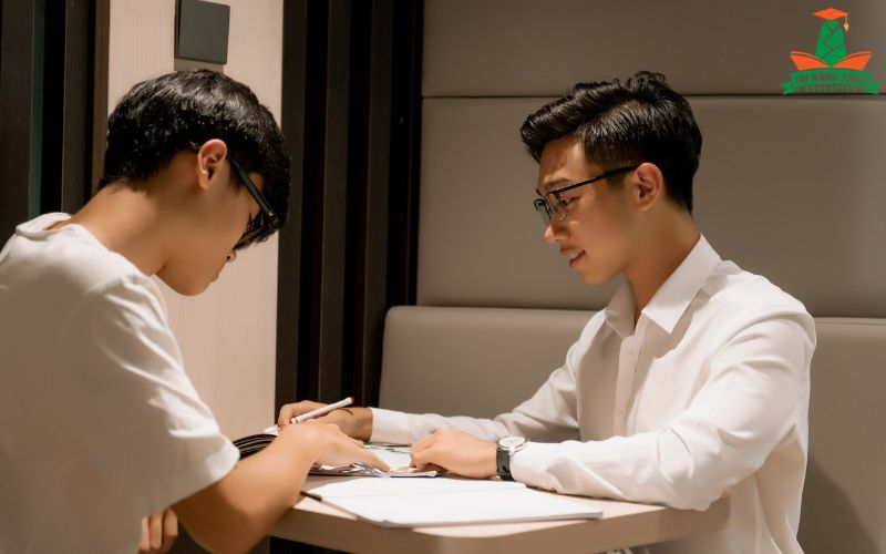 Gia sư dạy kèm lớp 12